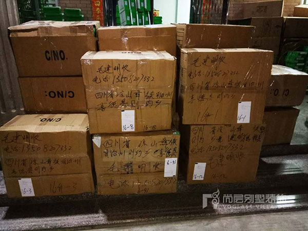 尚层装饰爱心公益行|300双鞋子,300双托举温暖的手掌心